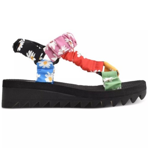 WILD PAIR Kendie Sporty Wedge Sandals - Picture 2 of 6